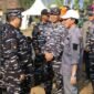 Persiapan pembangunan Jembatan Leuwidingding diawali dengan gotong royong membersihkan lingkungan bersama TNI, Pemkab Sukabumi, dan masyarakat. (fb/Pemerintah Kabupaten Sukabumi)