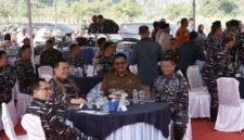 Jembatan Leuwidinding kembali dibangun melalui kolaborasi pemerintah, TNI AL, dan swasta. (fb/Pemerintah Kabupaten Sukabumi)
