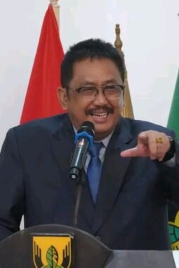 Ratusan Anak Ikuti Khitan Massal, Bupati Sukabumi: Semangat HJKS Harus Memberi Manfaat bagi Masyarakat