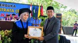242 mahasiswa STAI Palabuhanratu diwisuda, Sekda tekankan kompetensi, integritas, dan akhlak. (Fb/Pemerintah Kabupaten Sukabumi)