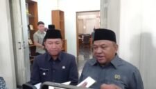 DPRD Kabupaten Sukabumi membahas perubahan SOTK dengan fokus pada efisiensi anggaran, penataan aparatur, dan peningkatan pelayanan publik.